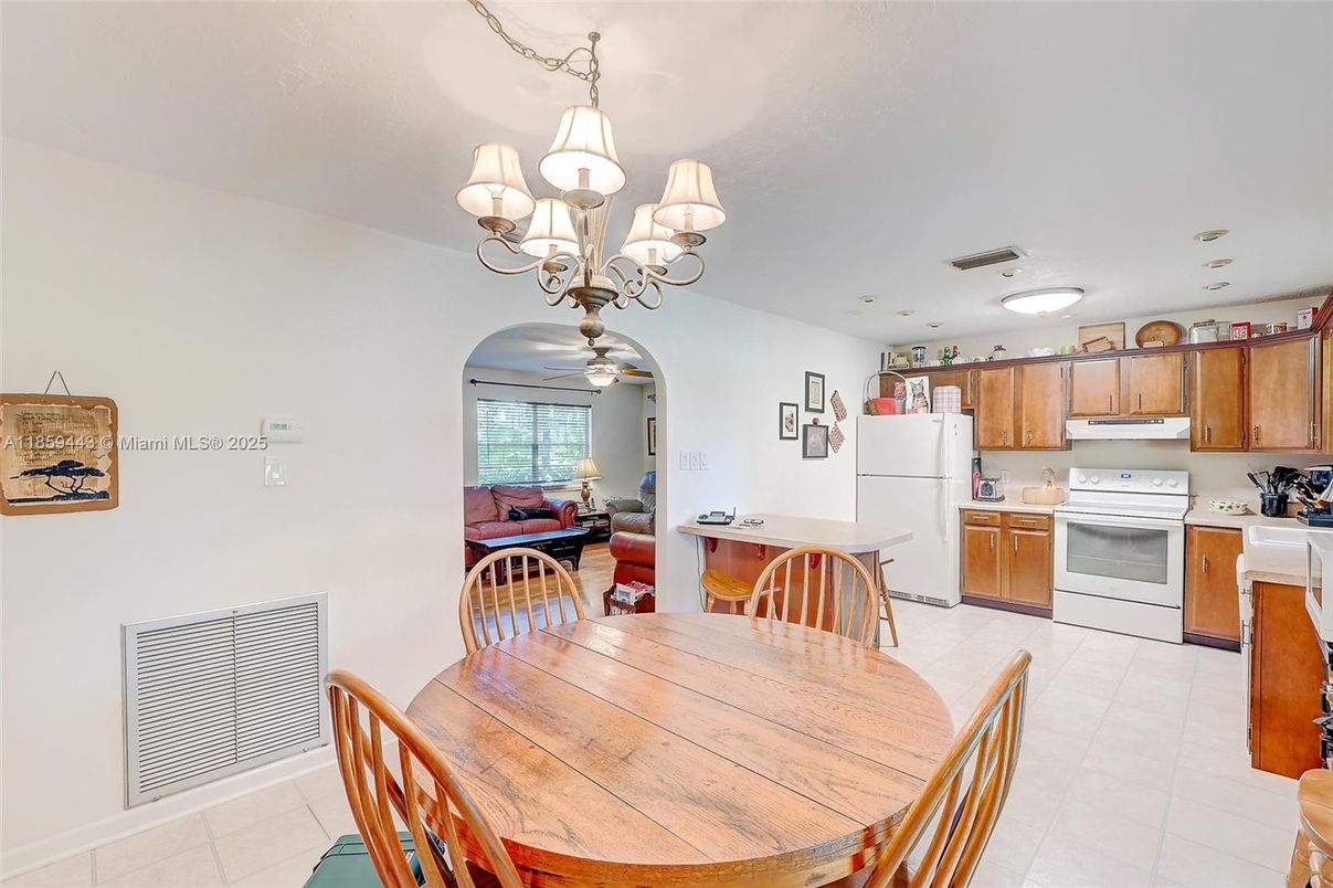 Chandelier, Dining room, Interior, Kitchen, Recessed Lighting