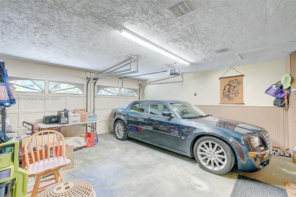 Garage, Interior