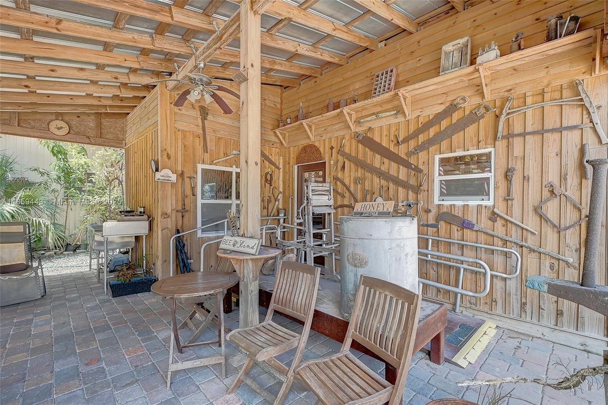 Exterior, Wooden Beams, Wooden Walls