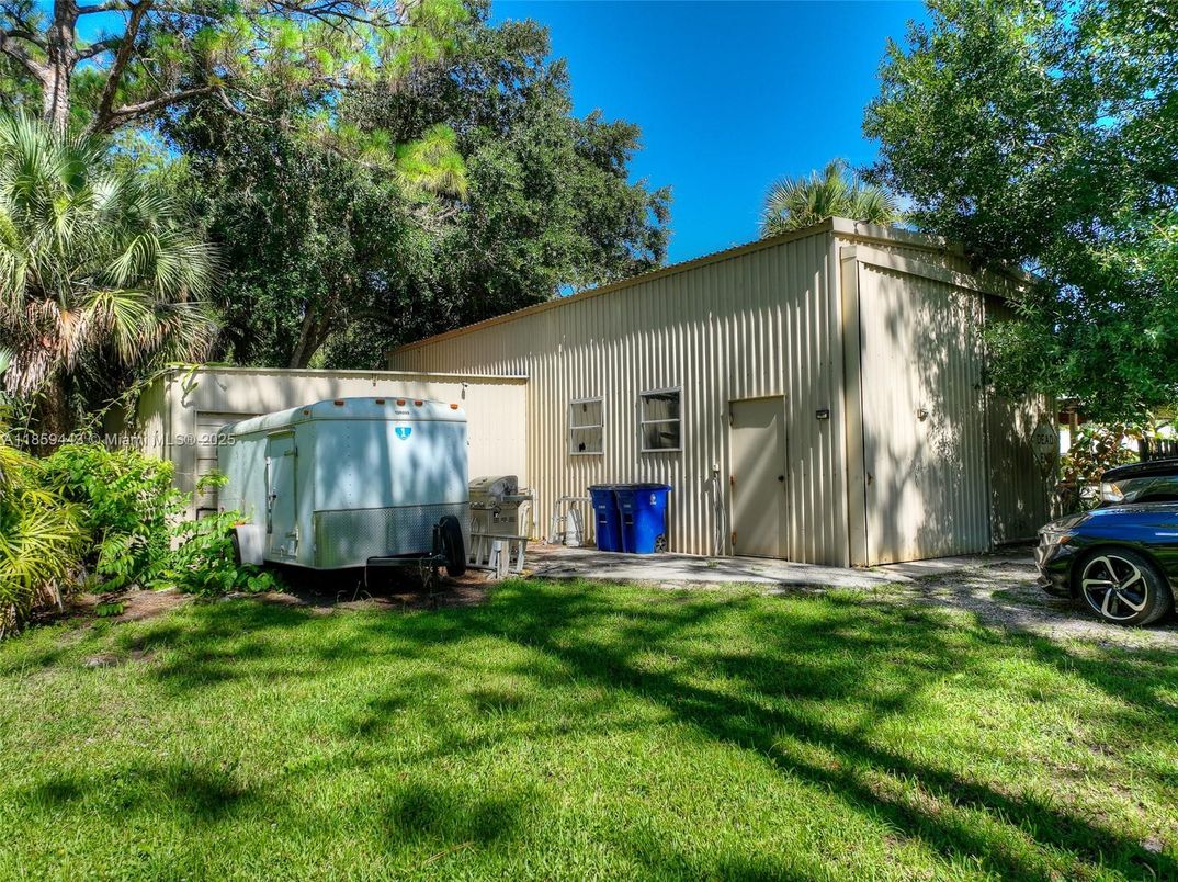 Backyard, Exterior