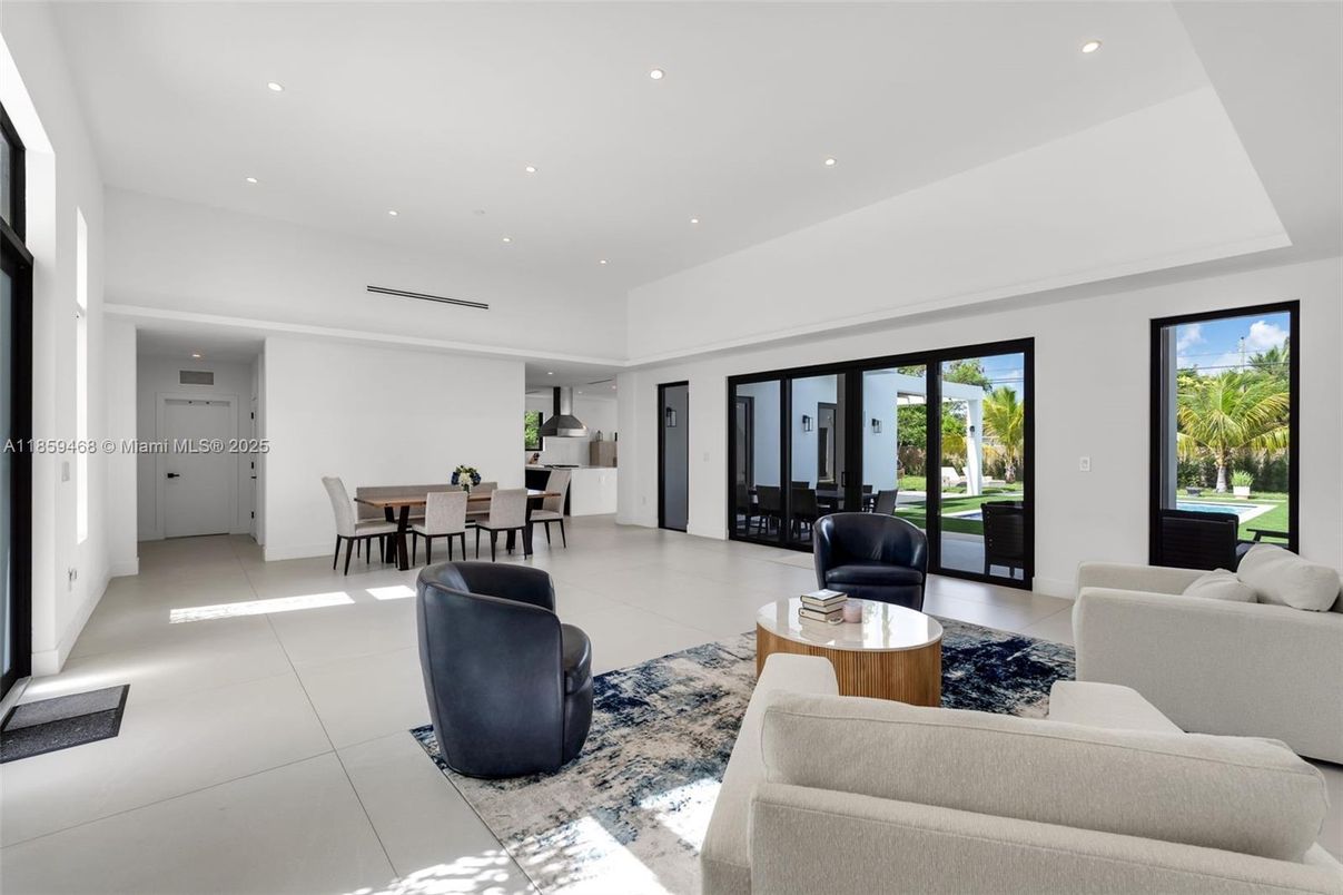 Dining room, Interior, Living room, Recessed Lighting