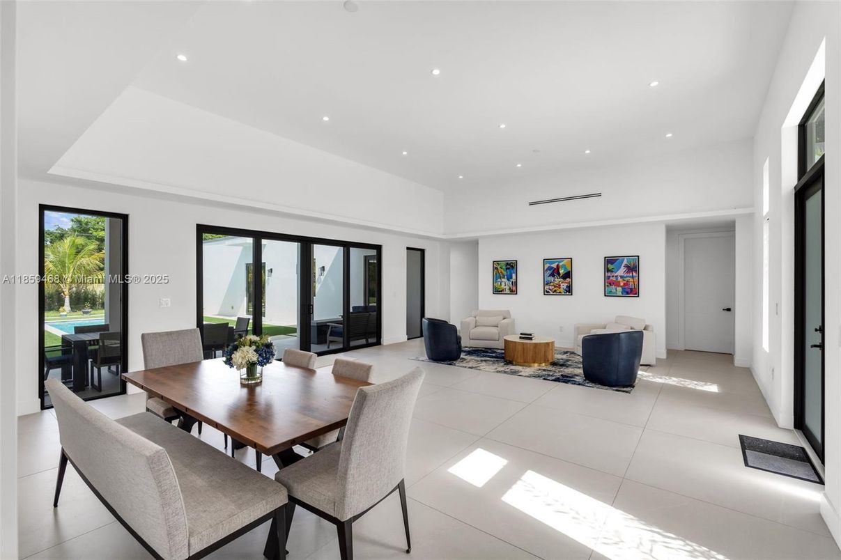 Dining room, Interior, Living room, Recessed Lighting