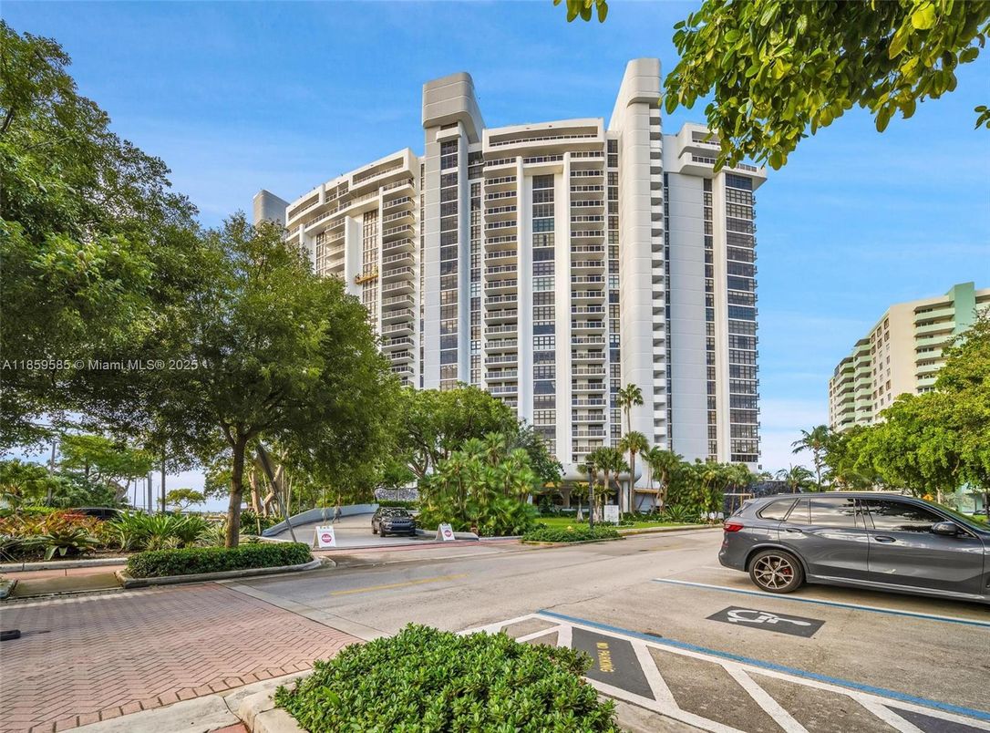 Exterior, Facade, Condo Building