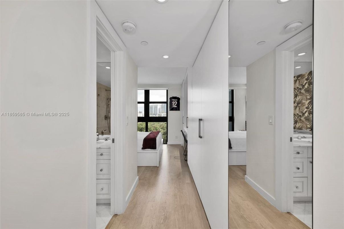 Interior, Recessed Lighting, Wood Texture Flooring