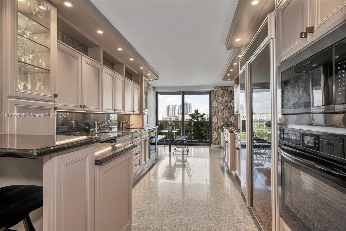 Interior, Kitchen, Recessed Lighting