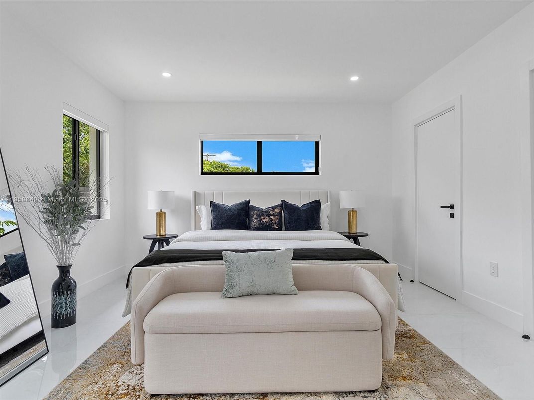 Bedroom, Interior, Recessed Lighting
