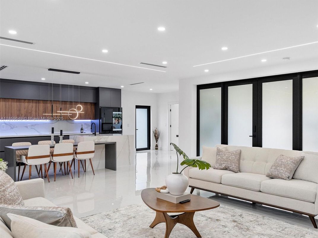 Dining room, Interior, Kitchen, Living room, Marble Walls, Pendant Lights, Recessed Lighting