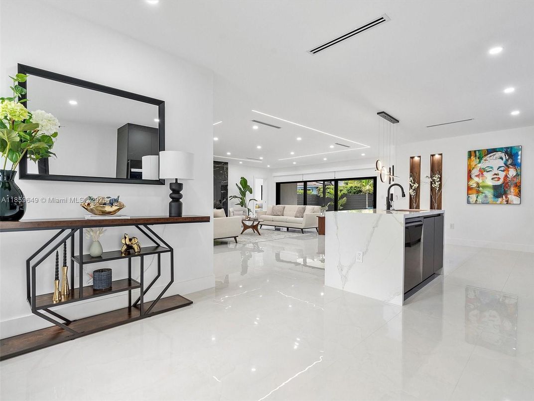 Interior, Kitchen, Pendant Lights, Recessed Lighting