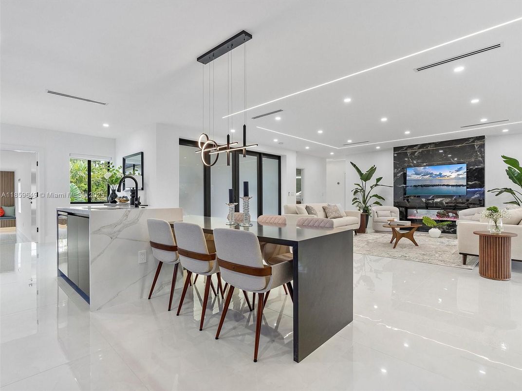 Dining room, Interior, Kitchen, Living room, Pendant Lights, Recessed Lighting