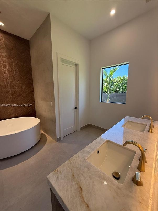 Bathroom, Free Standing Baths, Interior, Recessed Lighting