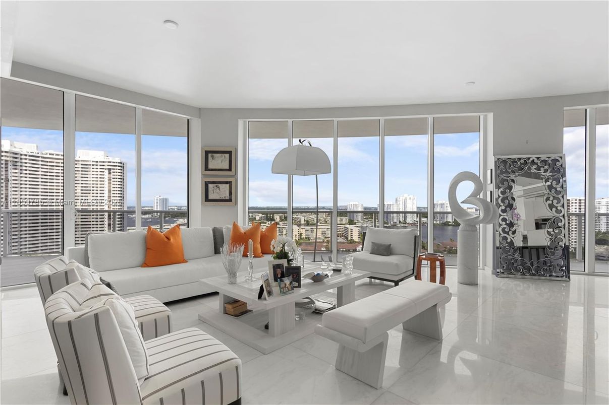 Interior, Living room, Water