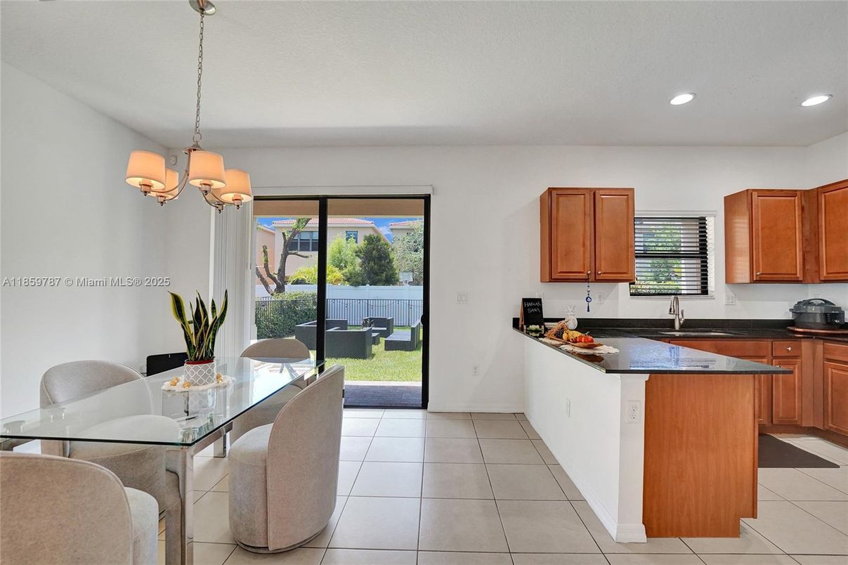 Chandelier, Dining room, Interior, Kitchen, Recessed Lighting