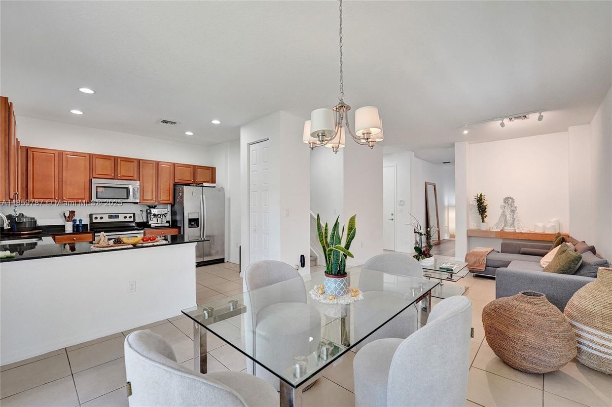 Dining room, Interior, Kitchen, Living room, Pendant Lights, Recessed Lighting, Stainless Steel Appliances