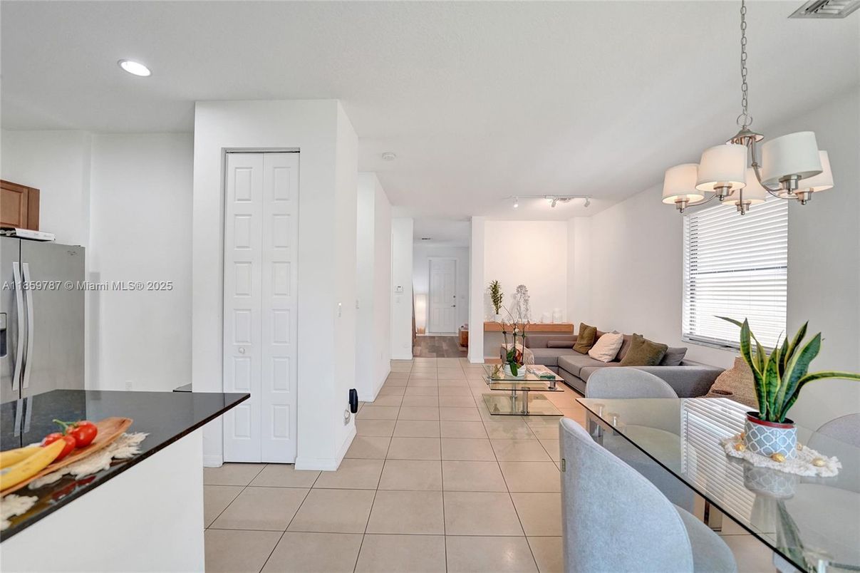Dining room, Interior, Living room, Pendant Lights, Recessed Lighting