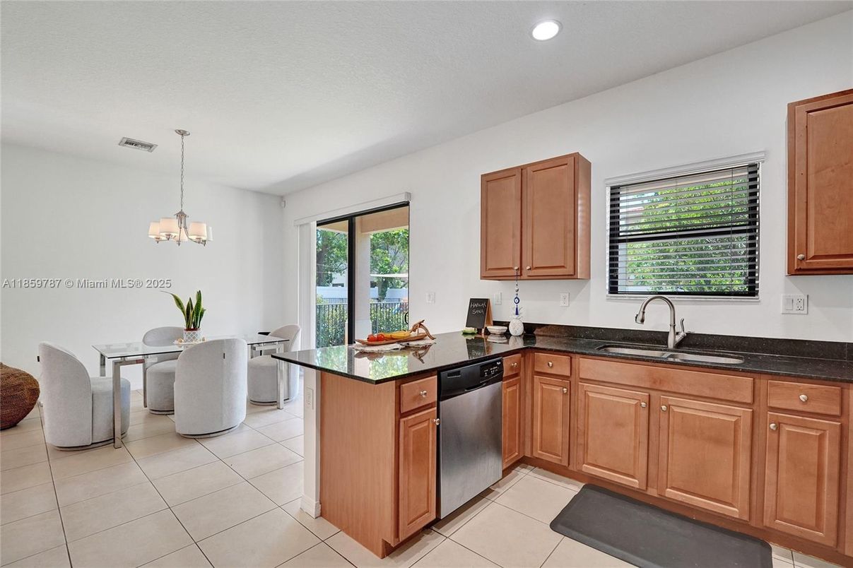 Chandelier, Dining room, Interior, Kitchen, Recessed Lighting