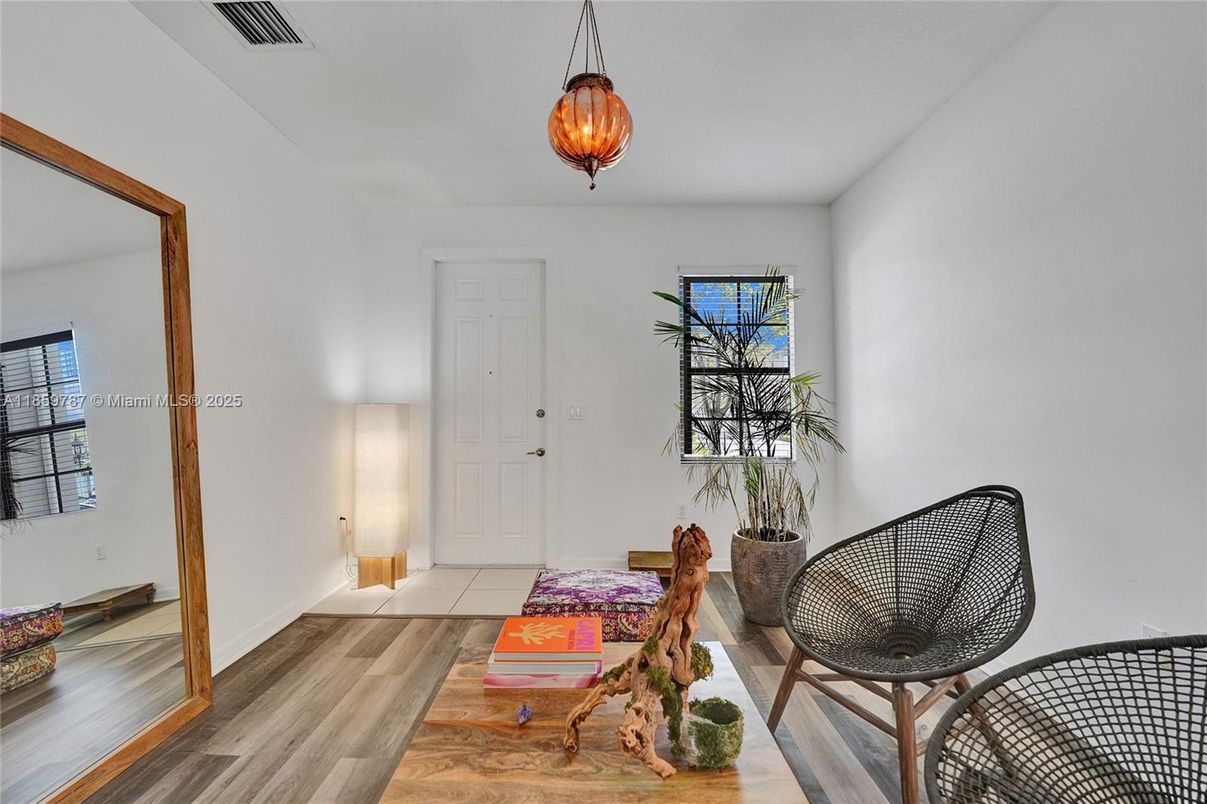 Interior, Pendant Lights, Wood Texture Flooring