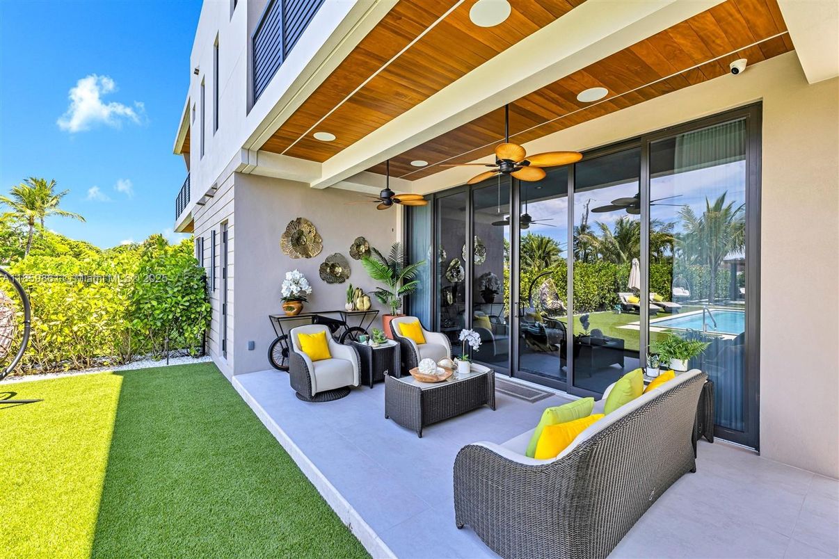 Backyard, Exterior