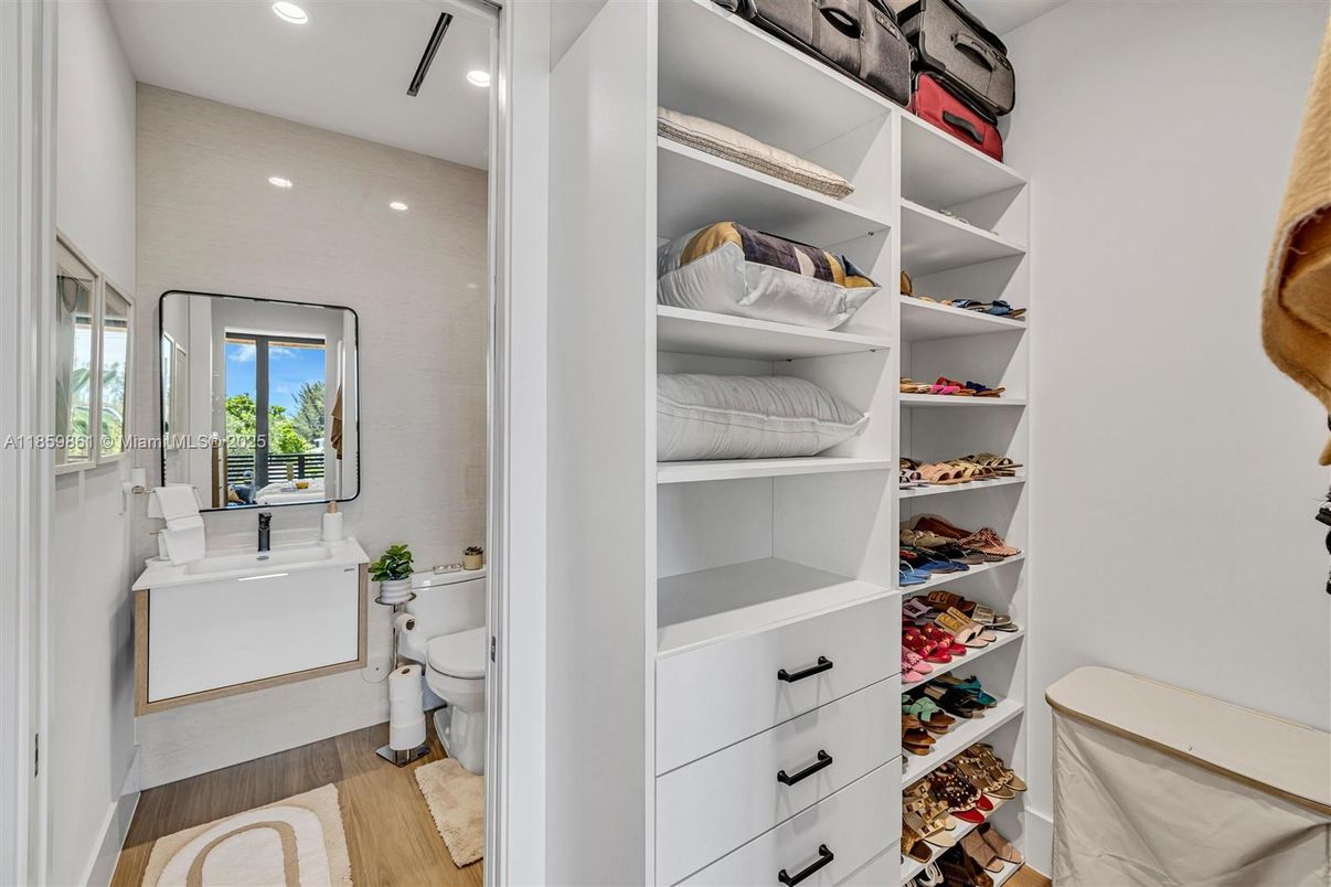 Bathroom, Interior, Recessed Lighting, Walk-in Closets, Wood Texture Flooring