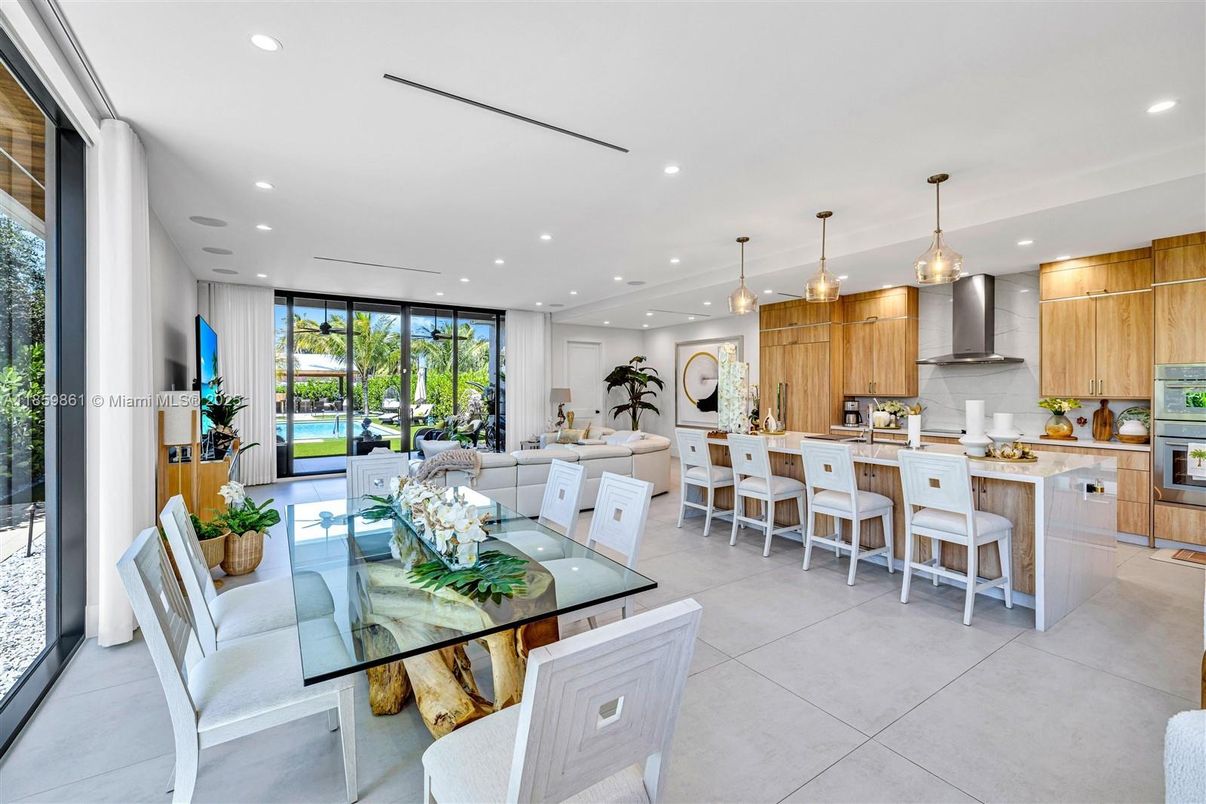 Dining room, Interior, Kitchen, Living room, Pendant Lights, Recessed Lighting