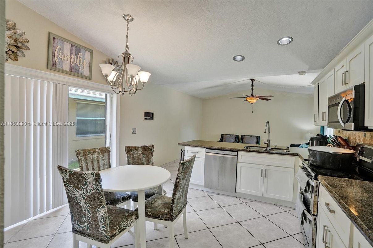 Chandelier, Dining room, Interior, Kitchen, Recessed Lighting