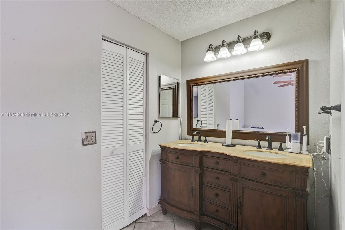 Bathroom, Dual Sink Vanities, Interior