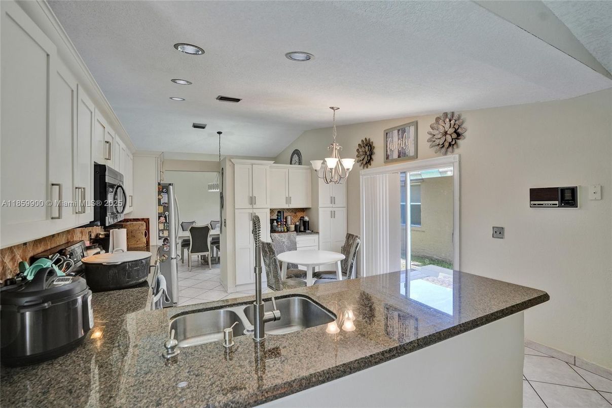Chandelier, Dining room, Interior, Pendant Lights, Recessed Lighting