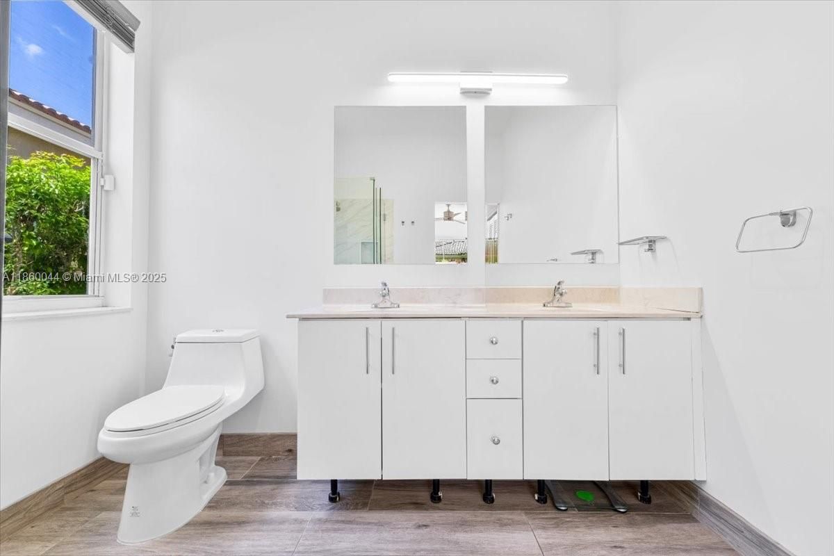 Bathroom, Dual Sink Vanities, Interior, Wood Texture Flooring