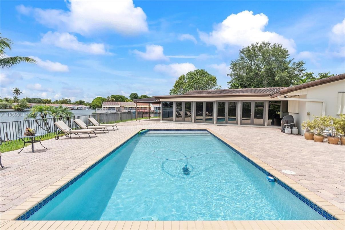 Exterior, Pool, Water