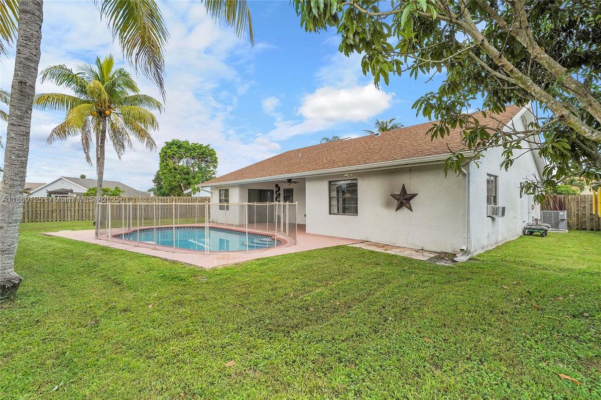 Backyard, Exterior, Pool