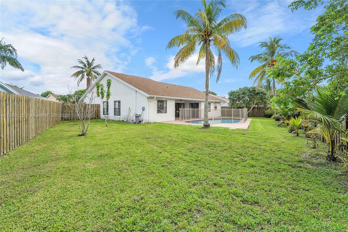 Backyard, Exterior, Pool