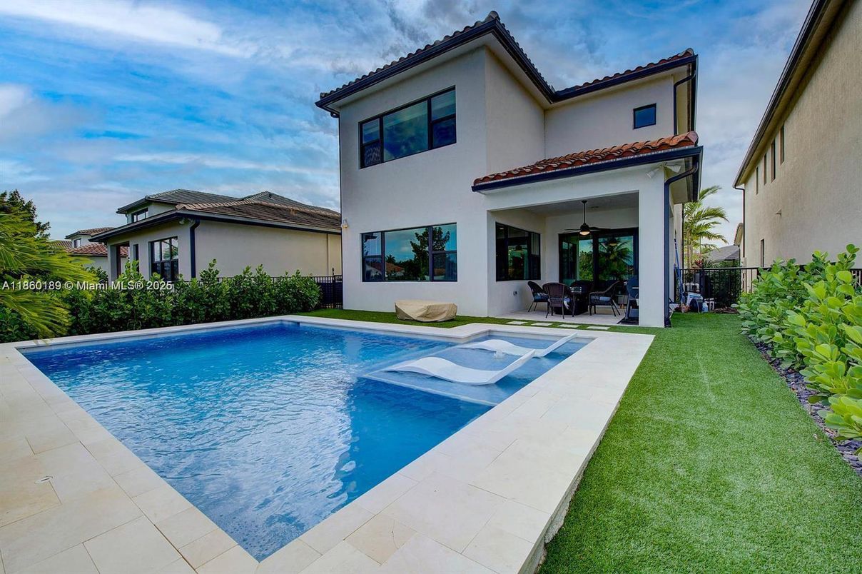 Backyard, Exterior, Pool