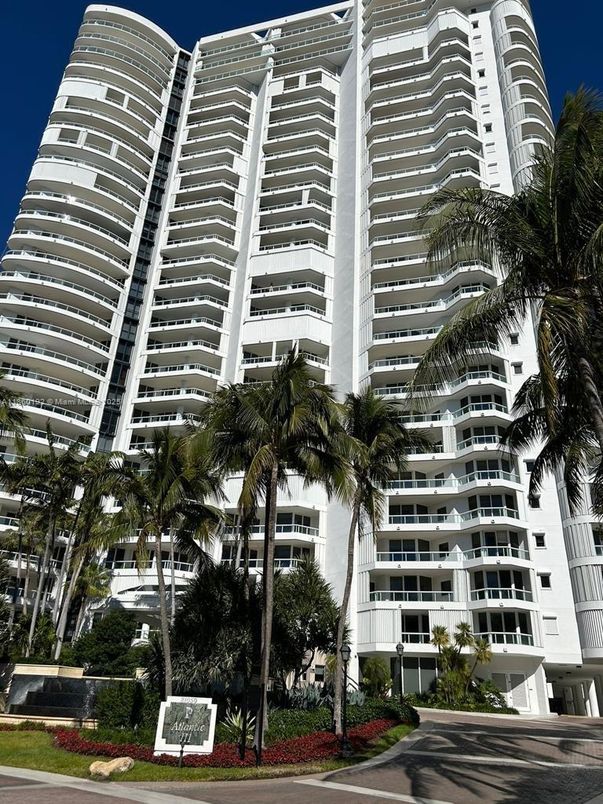 Exterior, Facade, Condo Building