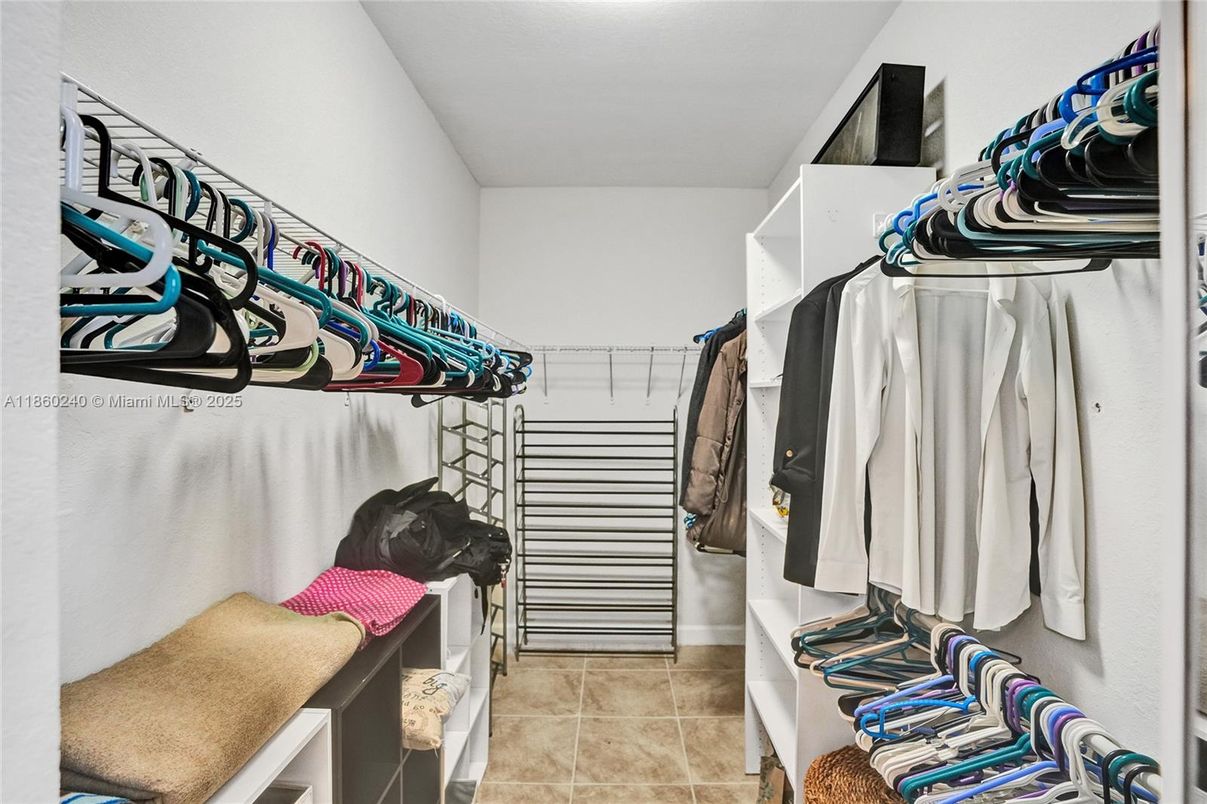 Interior, Walk-in Closets