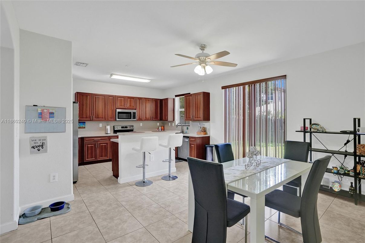 Dining room, Interior, Kitchen, Stainless Steel Appliances