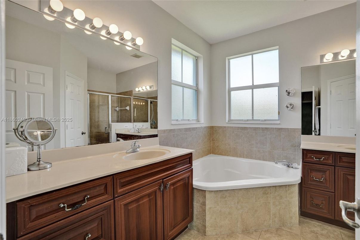 Bathroom, Dual Sink Vanities, Interior