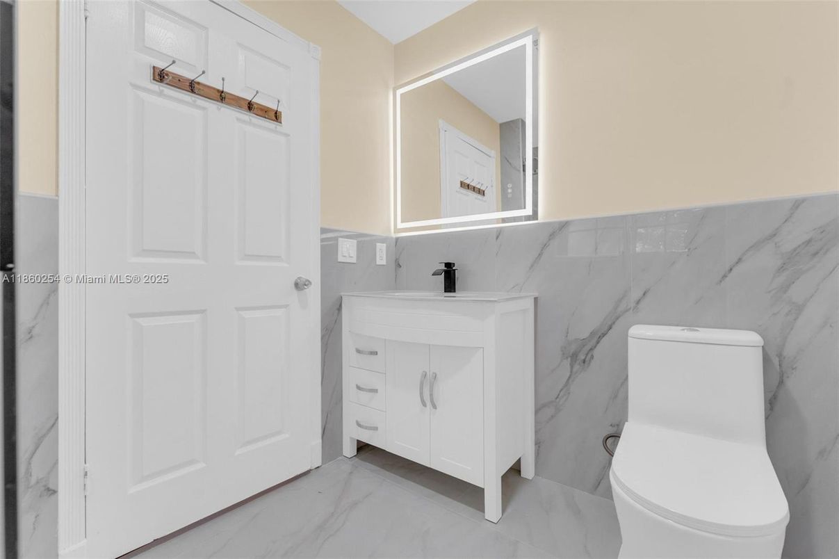 Bathroom, Interior, Marble, Marble Walls