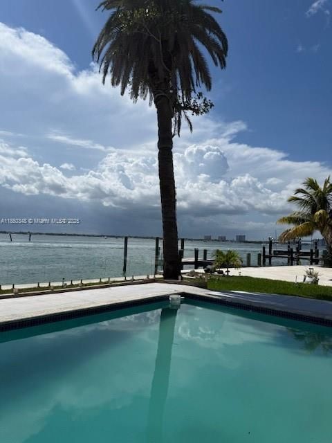 Exterior, Pool, Water
