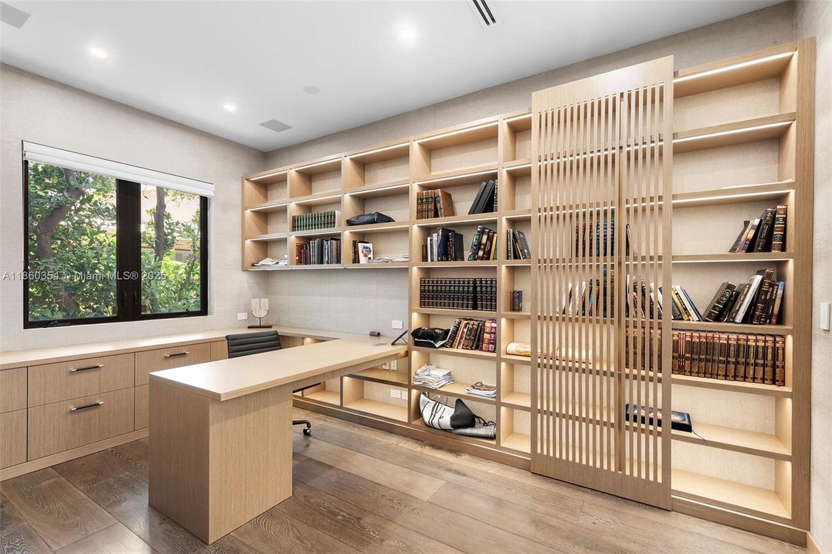 Home Office, Interior, Recessed Lighting, Wood Texture Flooring