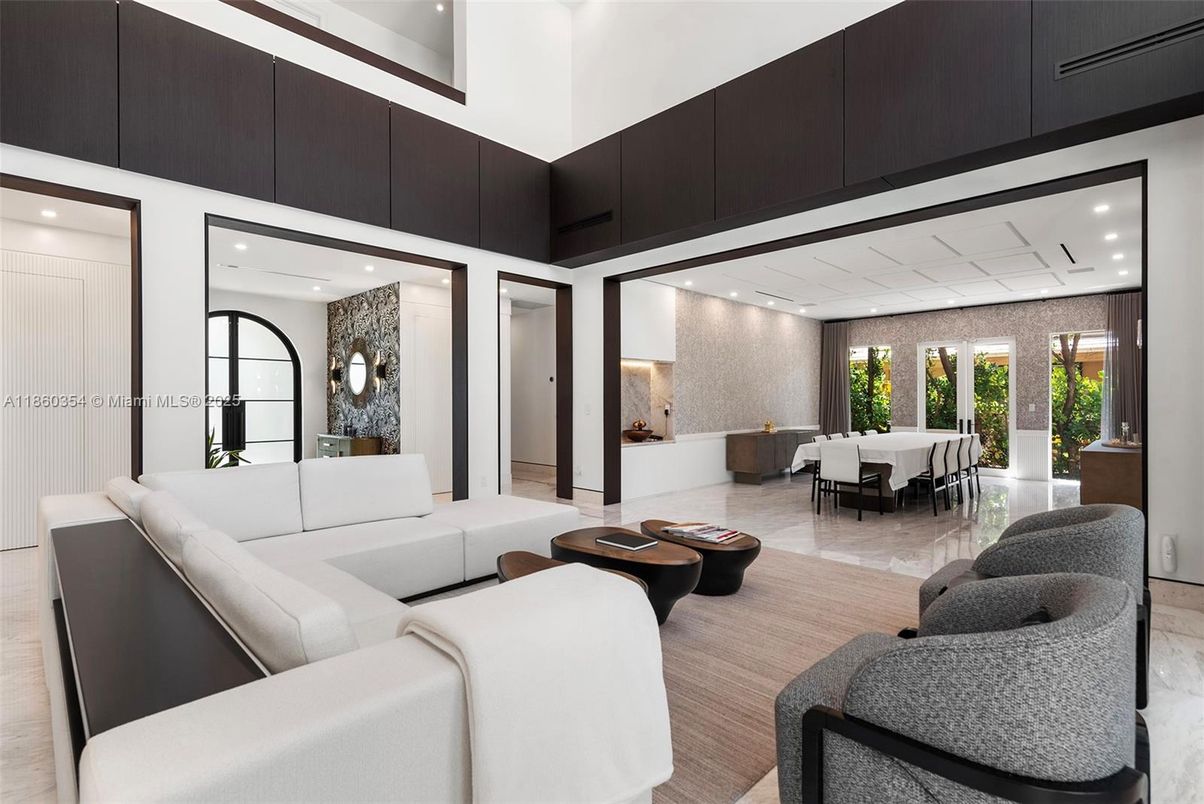 Dining room, Interior, Living room, Recessed Lighting, Wood Texture Flooring