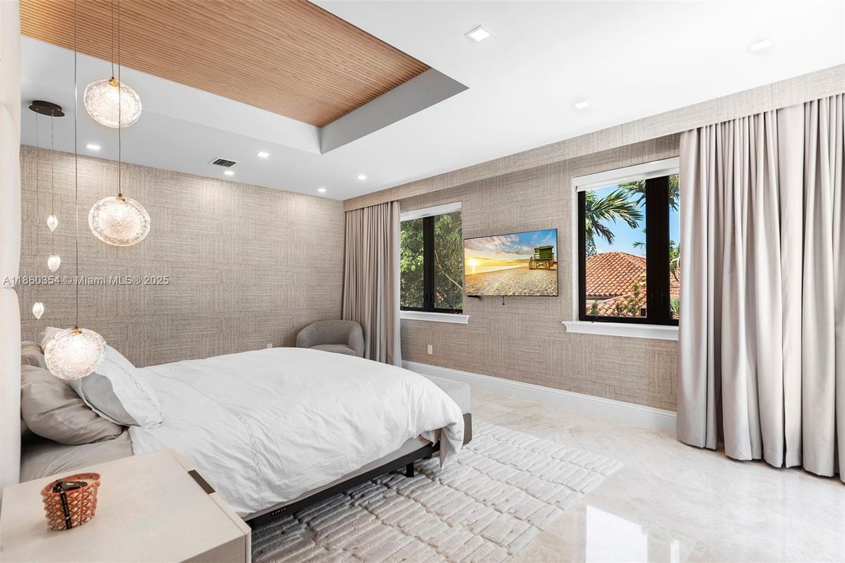 Bedroom, Interior, Pendant Lights, Recessed Lighting, Wooden Ceilings