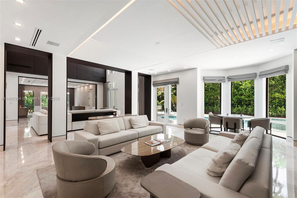 Dining room, Interior, Living room, Recessed Lighting