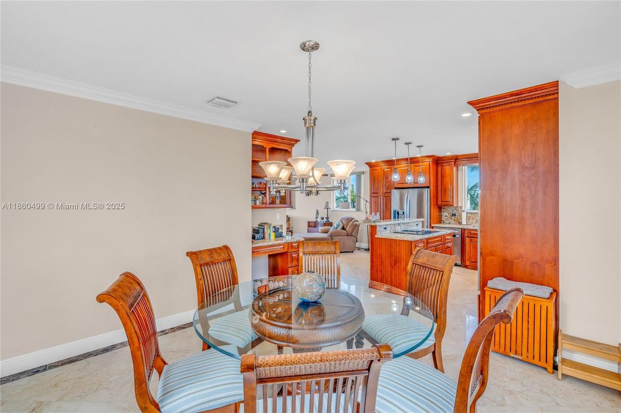 Chandelier, Dining room, Interior, Kitchen, Marble, Pendant Lights, Recessed Lighting, Stainless Steel Appliances