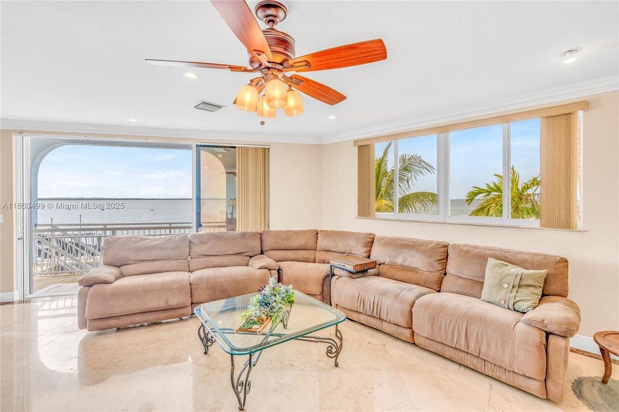 Interior, Living room, Recessed Lighting, Water