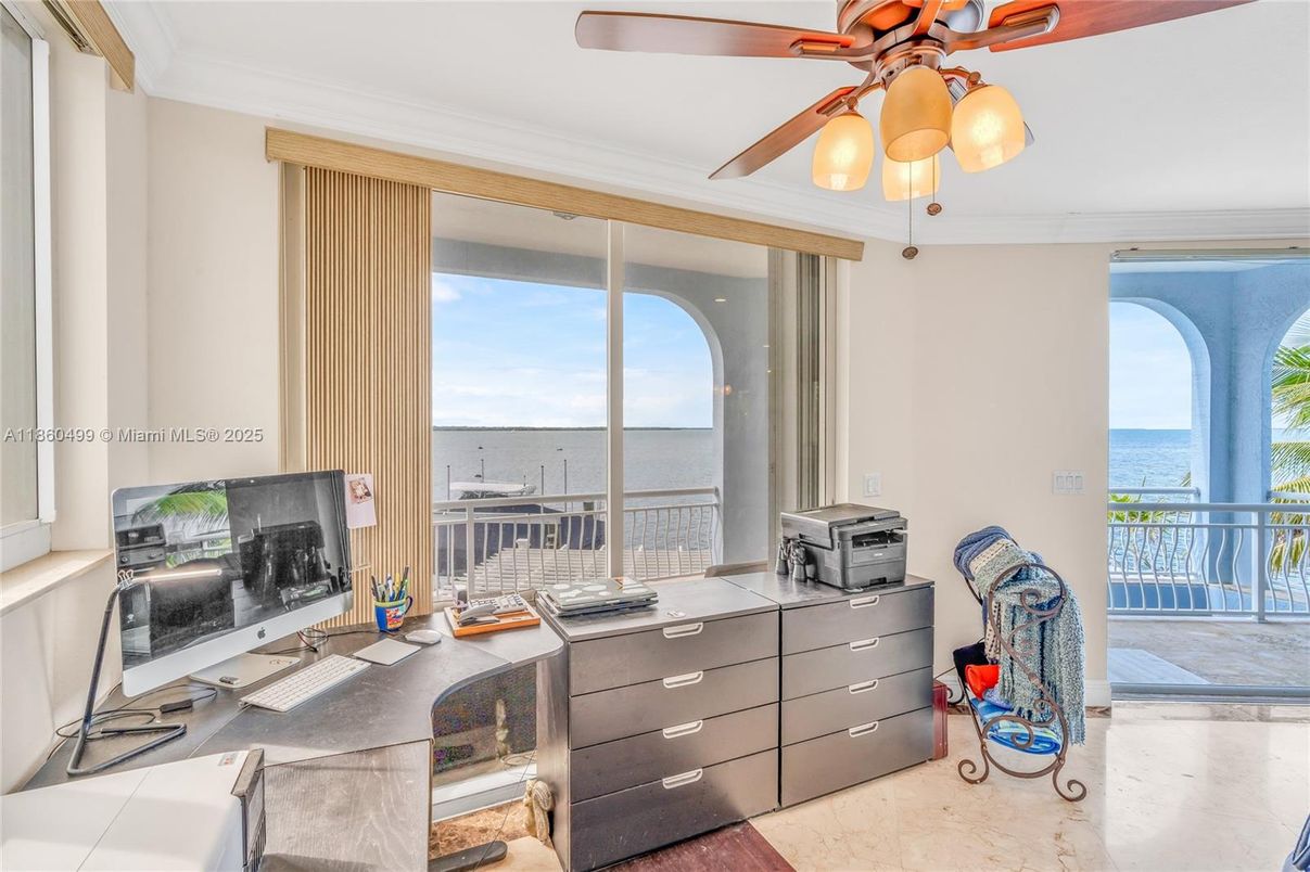 Home Office, Interior, Water