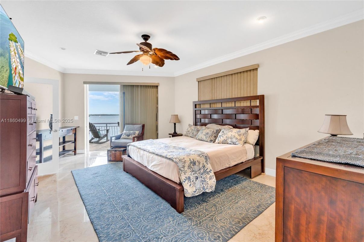 Bedroom, Interior, Recessed Lighting, Water