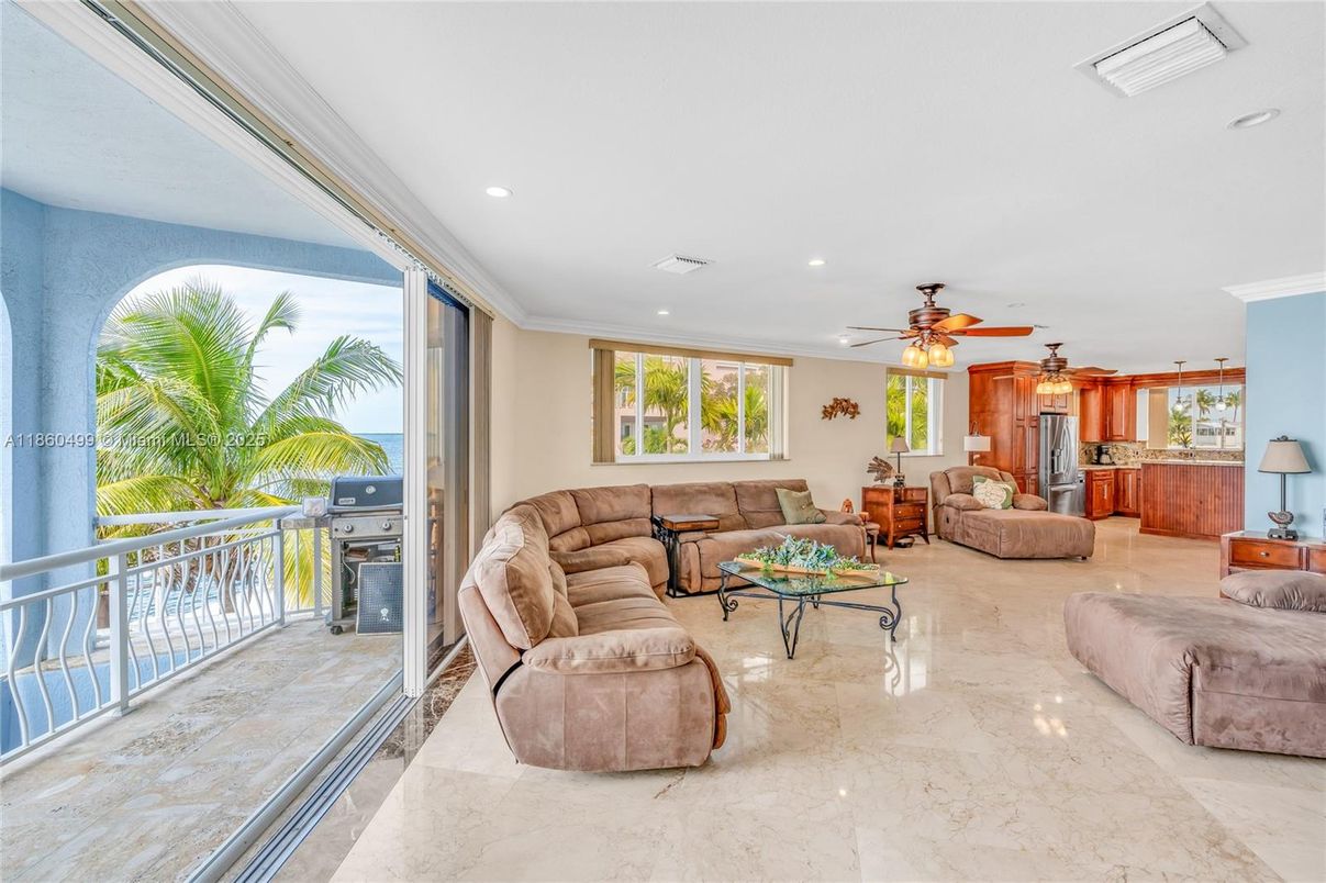 Interior, Kitchen, Living room, Recessed Lighting, Stainless Steel Appliances