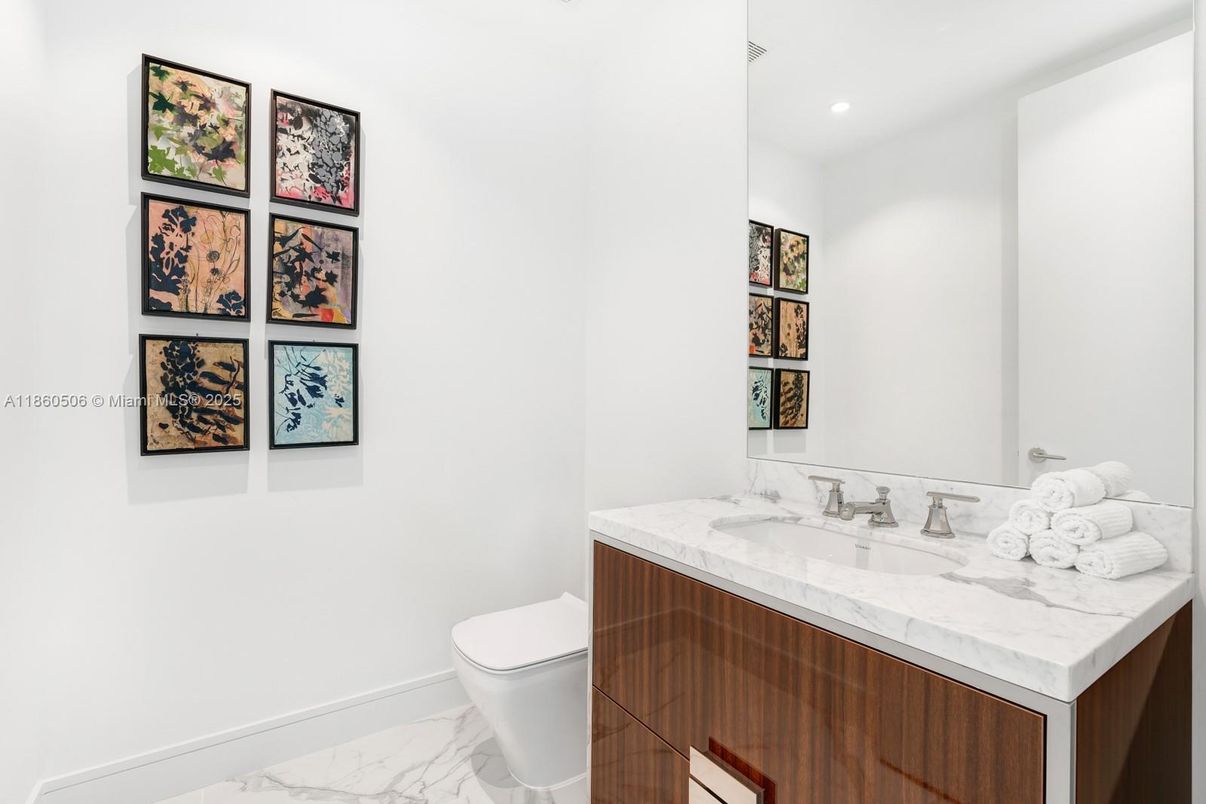 Bathroom, Interior, Marble, Recessed Lighting