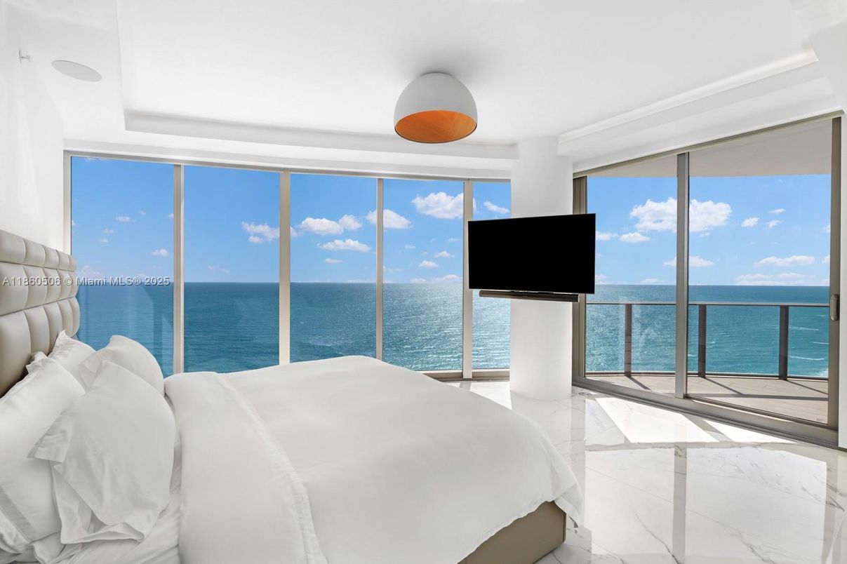Bedroom, Interior, Marble, Water