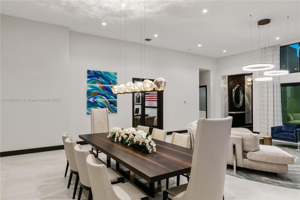 Dining room, Interior, Pendant Lights, Recessed Lighting