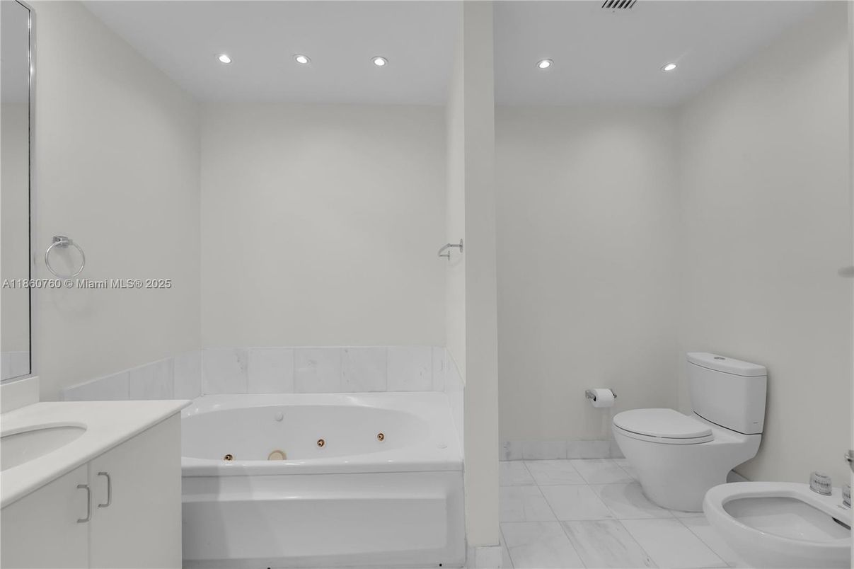 Bathroom, Interior, Marble, Recessed Lighting